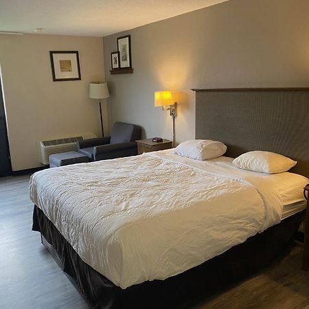Motel 6 Rochester - Airport ภายนอก รูปภาพ
