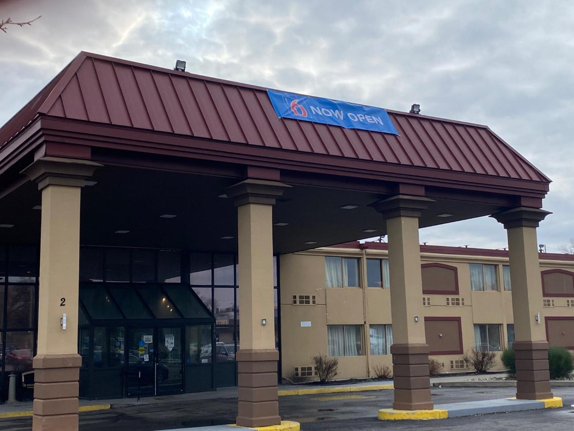 Motel 6 Rochester - Airport ภายนอก รูปภาพ